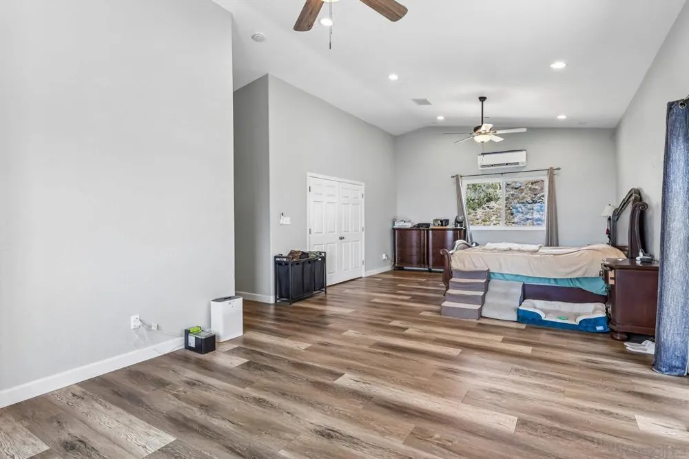 9608 Eucalyptus Spring Valley, CA 91977