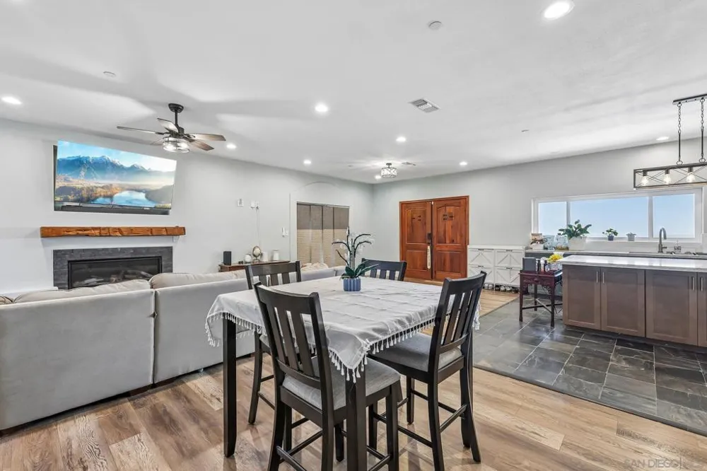 9608 Eucalyptus Spring Valley, CA 91977