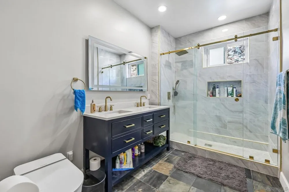 9608 Eucalyptus Spring Valley, CA 91977