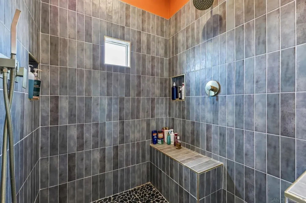 9608 Eucalyptus Spring Valley, CA 91977