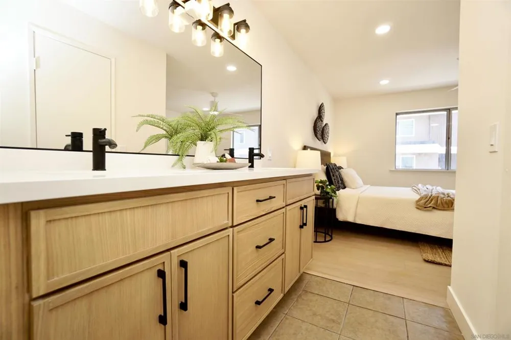 4228 Vista Del Rio Way #1 Oceanside, CA 92057
