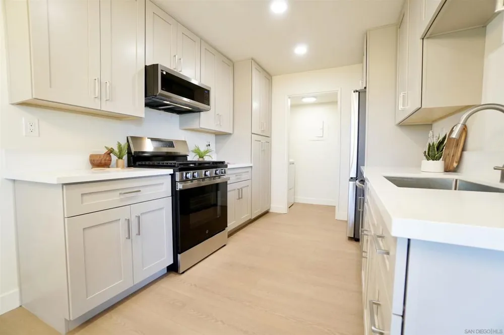 4228 Vista Del Rio Way #1 Oceanside, CA 92057