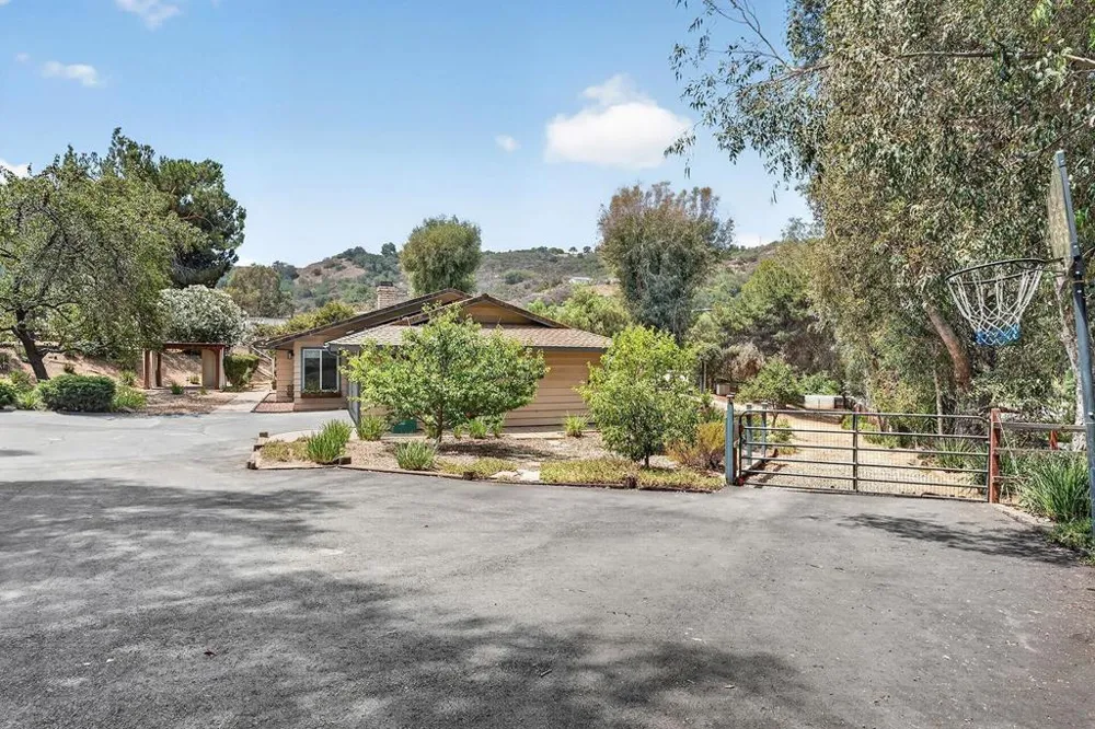 4515 Baja Mission Road Fallbrook, CA 92028