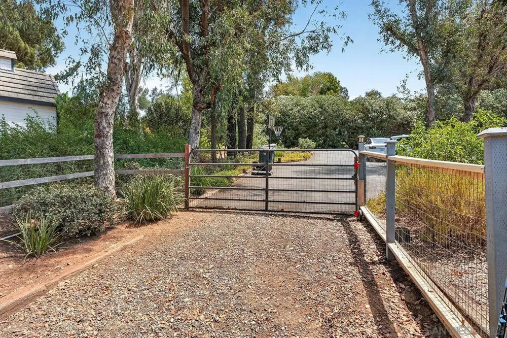 4515 Baja Mission Road Fallbrook, CA 92028