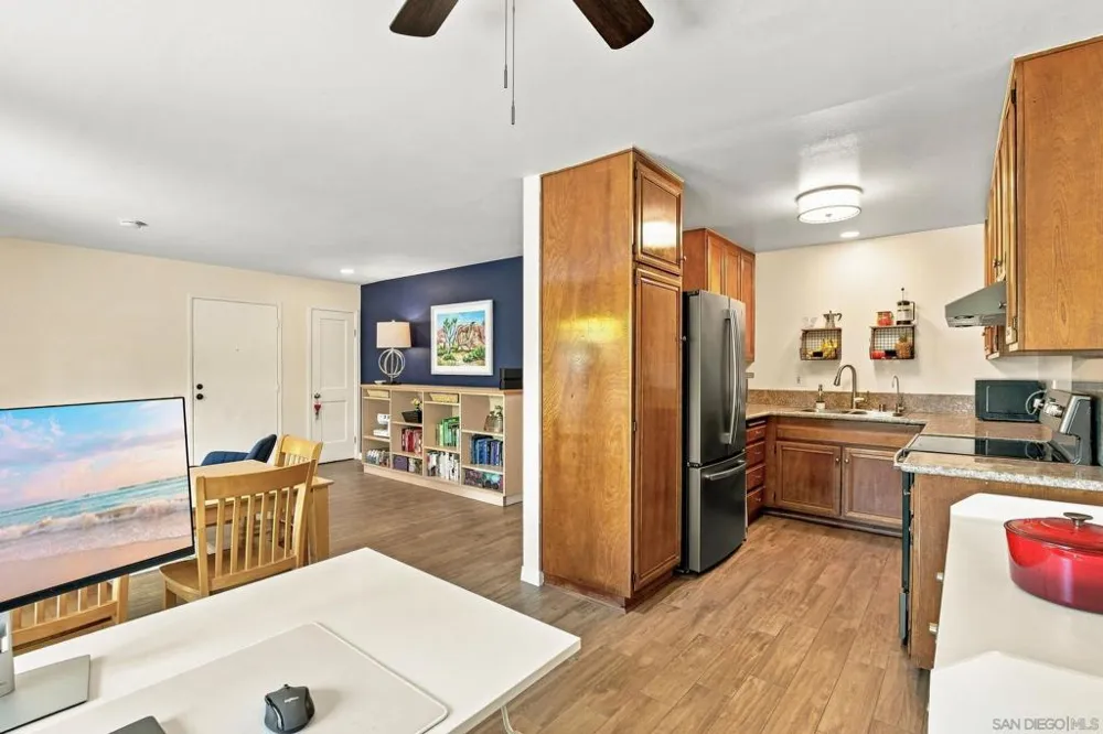 9645 Easter Way San Diego, CA 92121