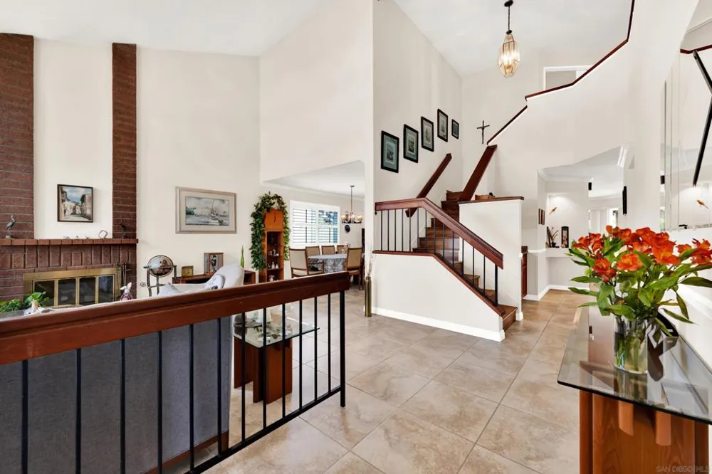 13057 Treecrest Poway, CA 92064