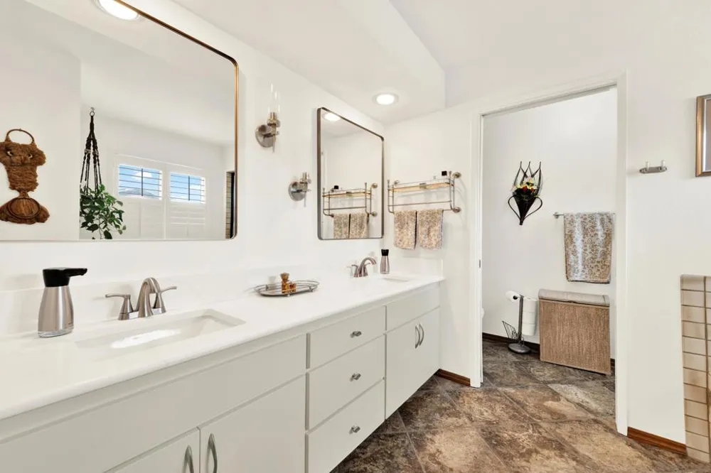 13057 Treecrest Poway, CA 92064