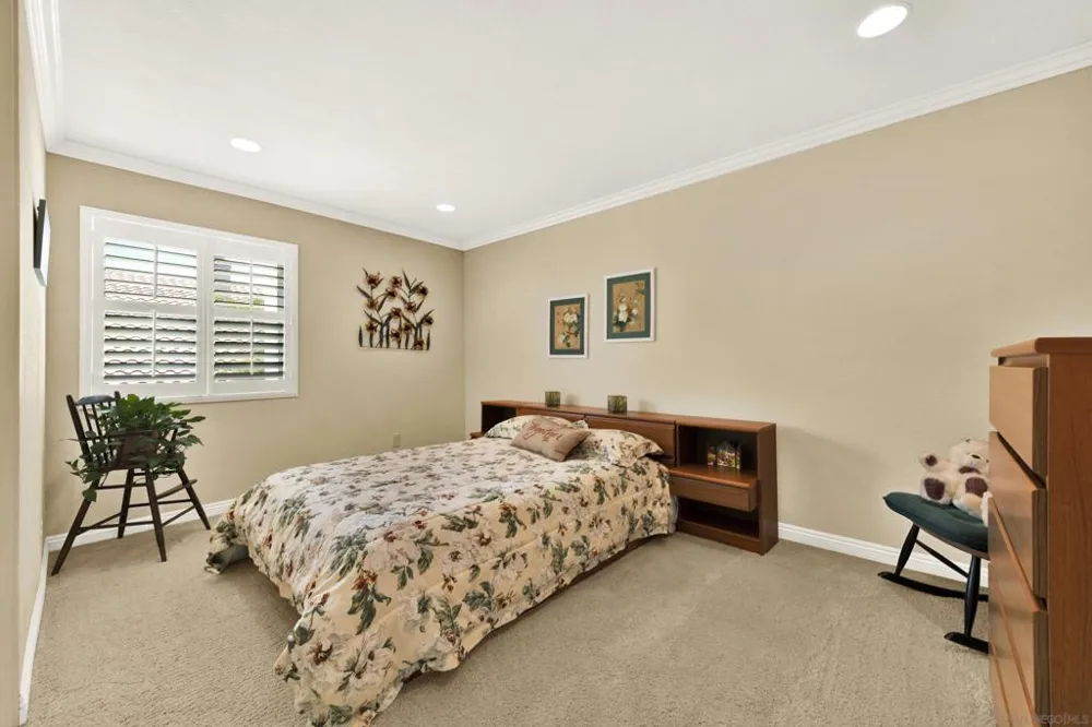 13057 Treecrest Poway, CA 92064