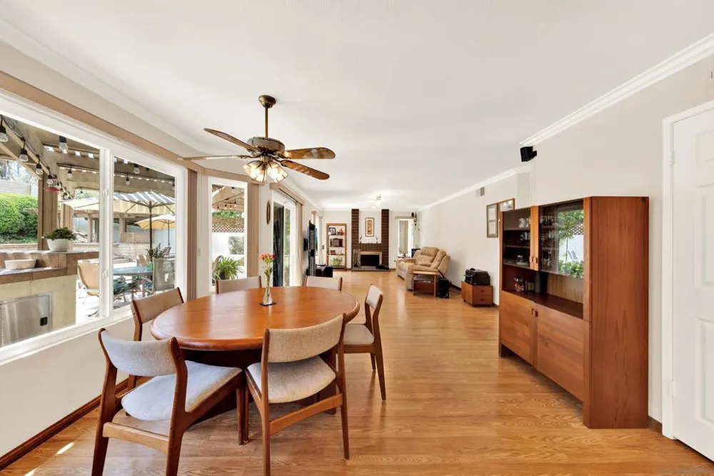 13057 Treecrest Poway, CA 92064