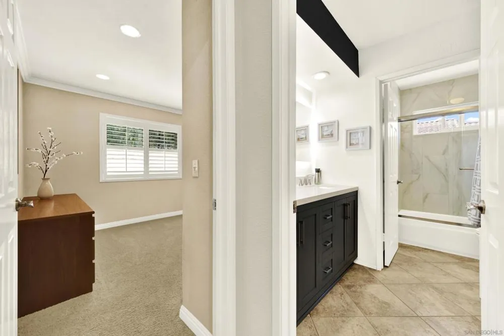 13057 Treecrest Poway, CA 92064