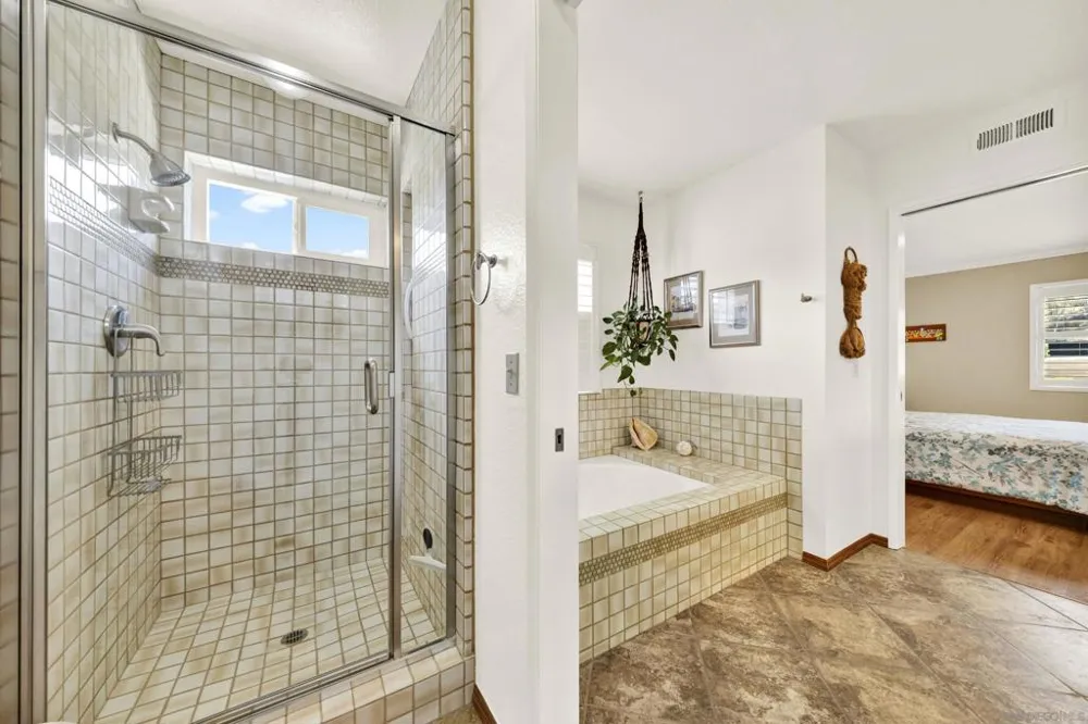 13057 Treecrest Poway, CA 92064