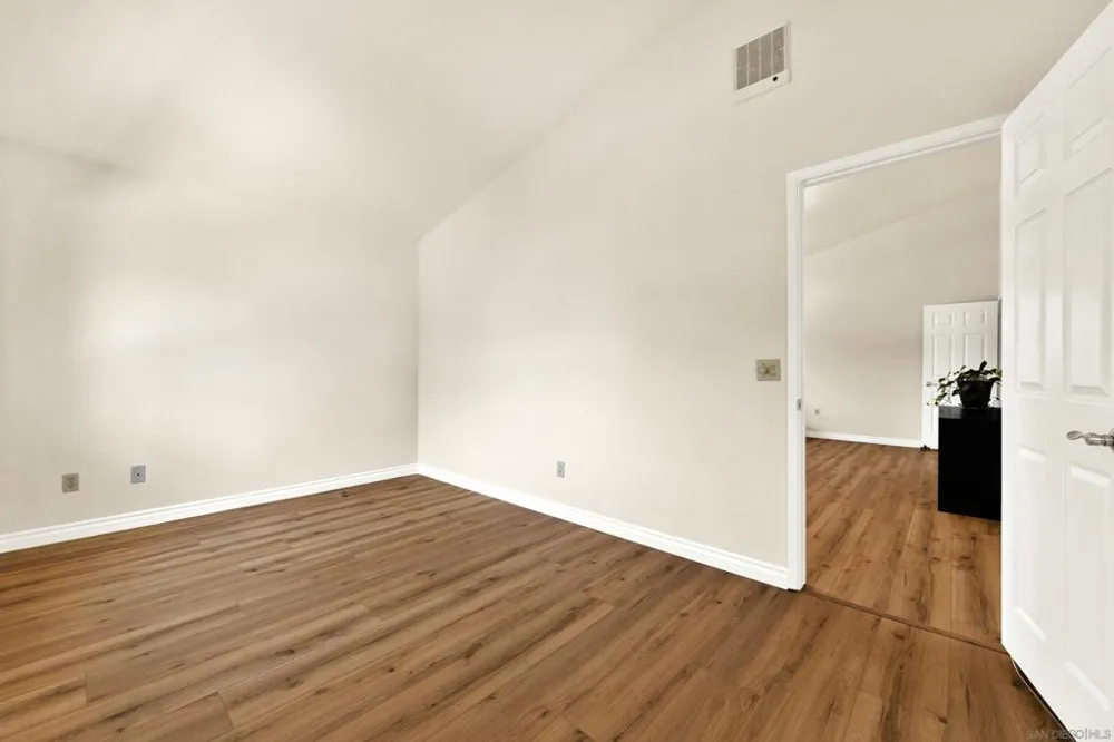 13057 Treecrest Poway, CA 92064