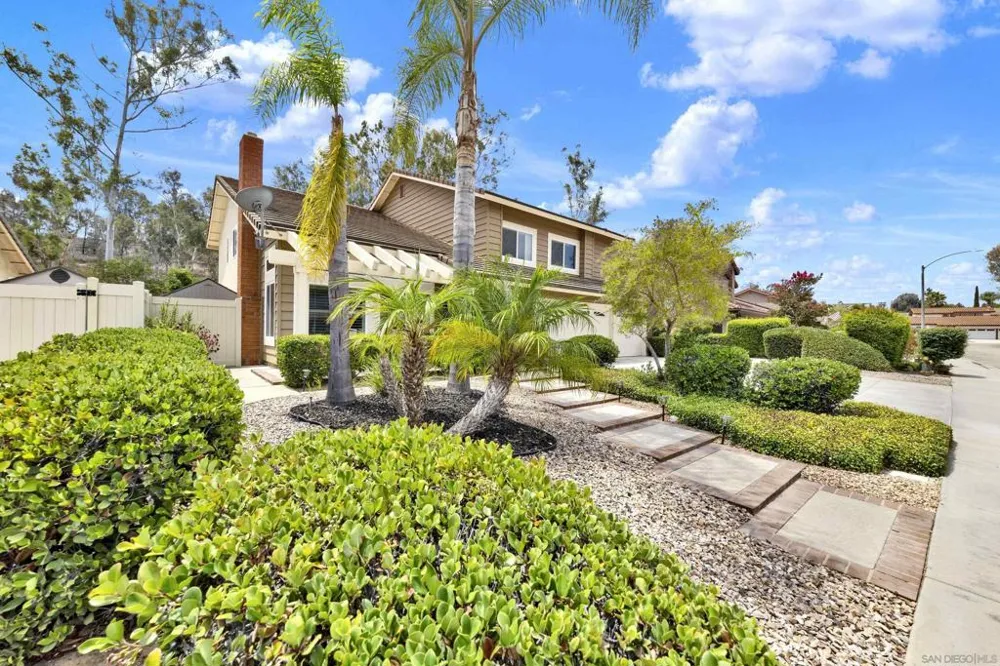 13057 Treecrest Poway, CA 92064