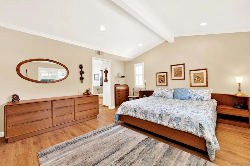 13057 Treecrest Poway, CA 92064