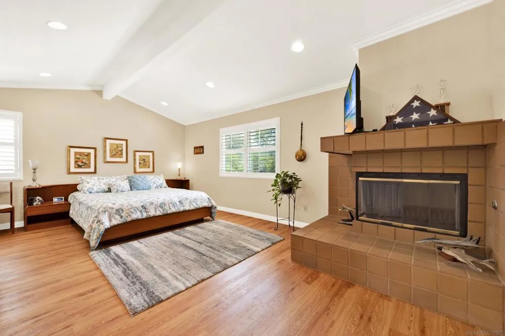 13057 Treecrest Poway, CA 92064