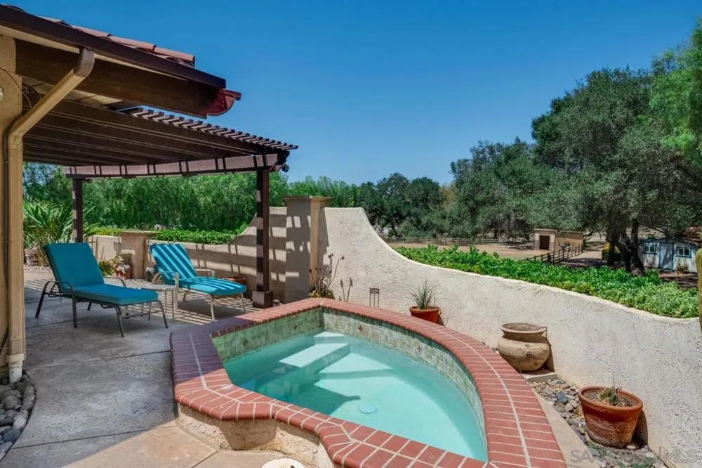 13970 Misty Oak Rd Valley Center, CA 92082