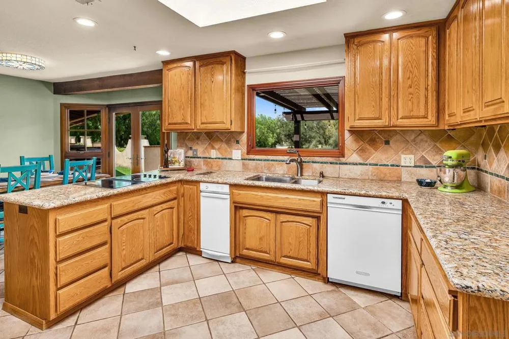 13970 Misty Oak Rd Valley Center, CA 92082