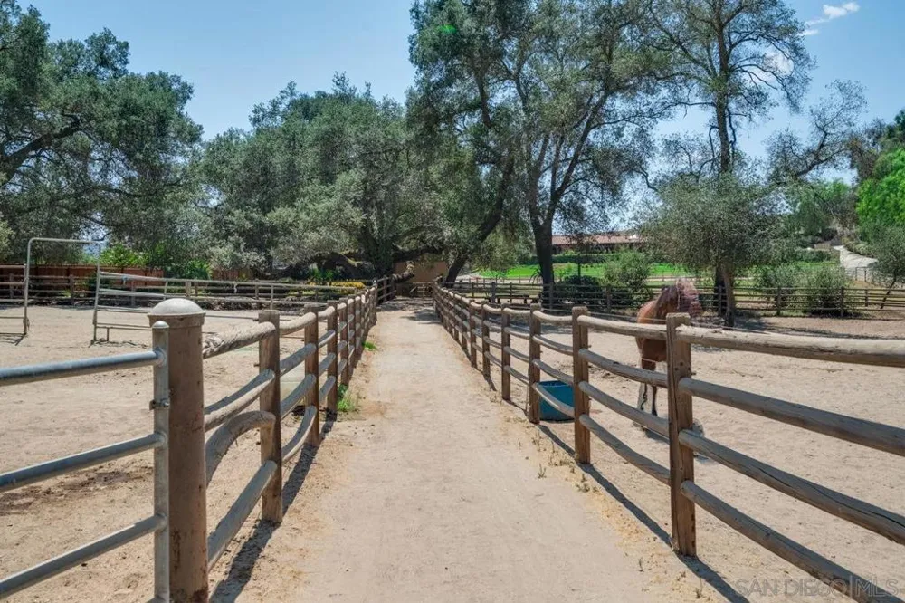 13970 Misty Oak Rd Valley Center, CA 92082