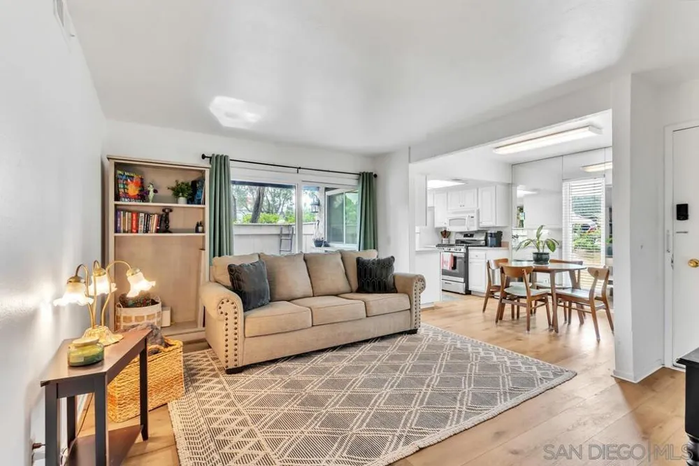6878 Navajo Rd #Unit 43 San Diego, CA 92119