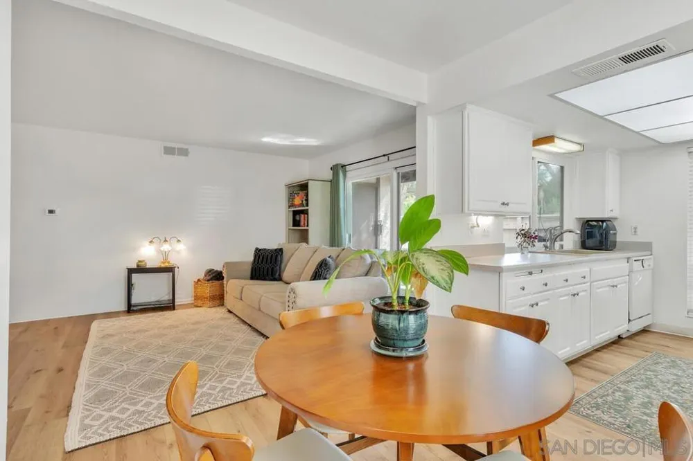6878 Navajo Rd #Unit 43 San Diego, CA 92119
