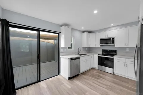 1235 River Glen Row #83