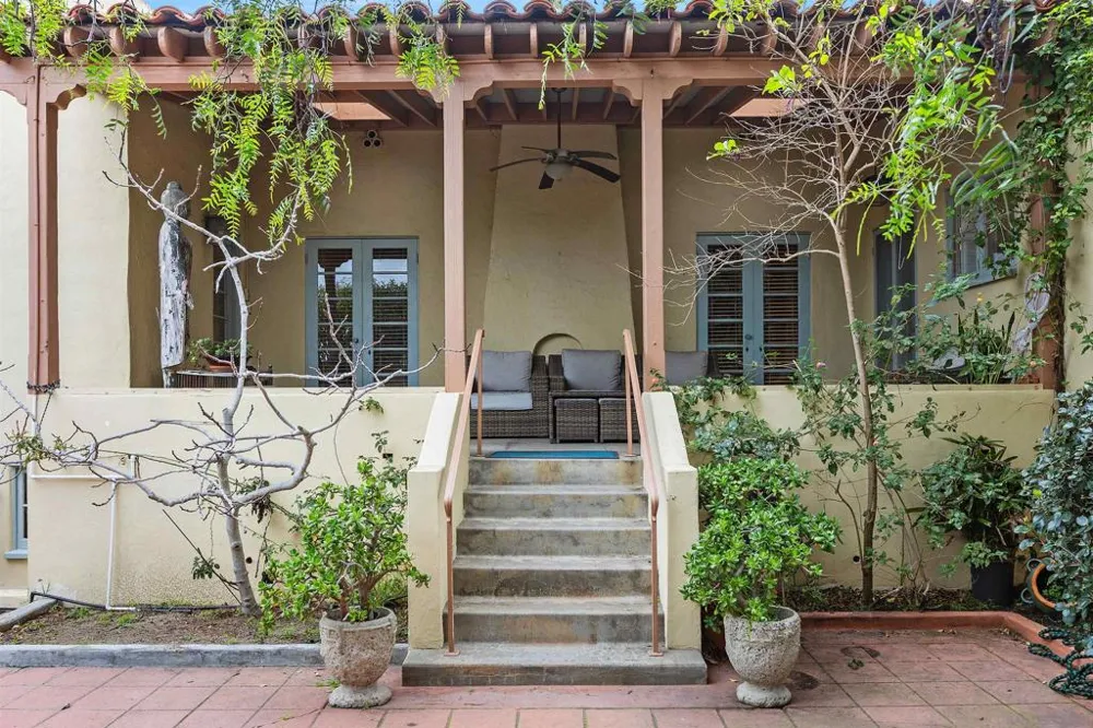 2219 La Callecita San Diego, CA 92103