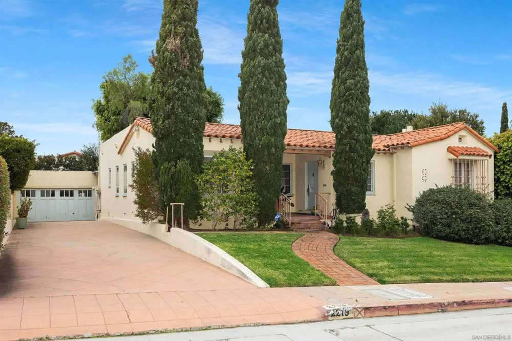 2219 La Callecita San Diego, CA 92103