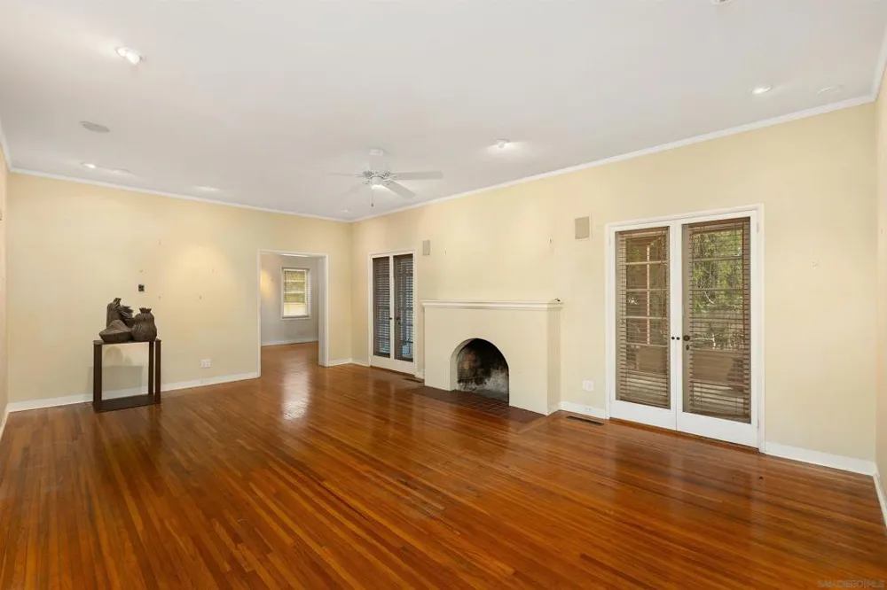 2219 La Callecita San Diego, CA 92103
