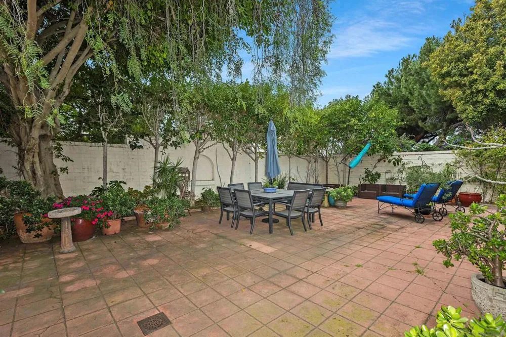 2219 La Callecita San Diego, CA 92103