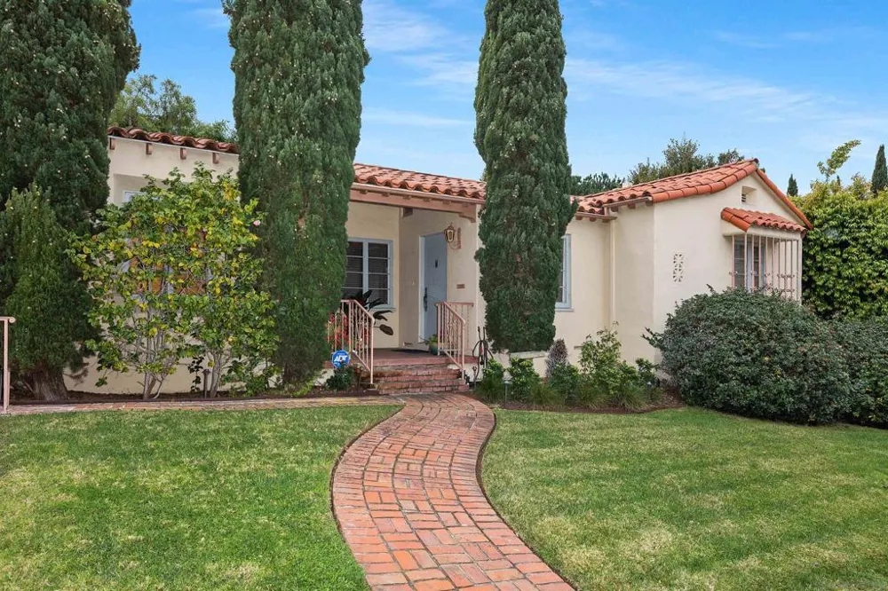 2219 La Callecita San Diego, CA 92103