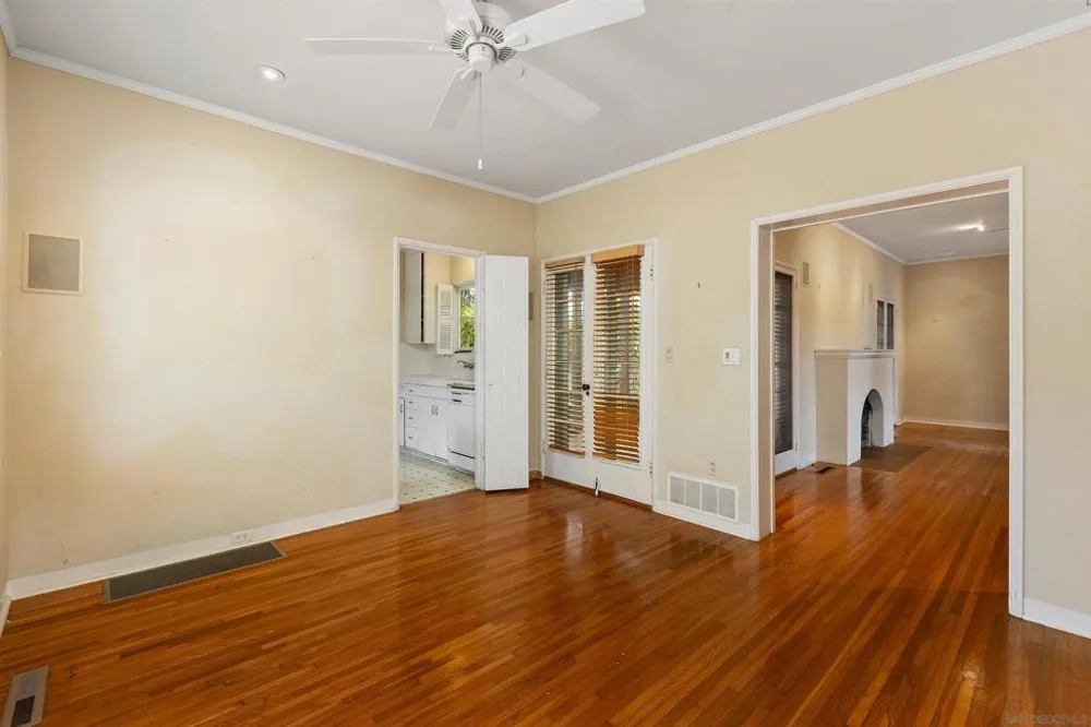 2219 La Callecita San Diego, CA 92103