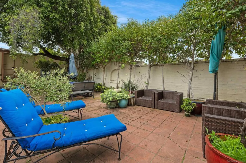 2219 La Callecita San Diego, CA 92103