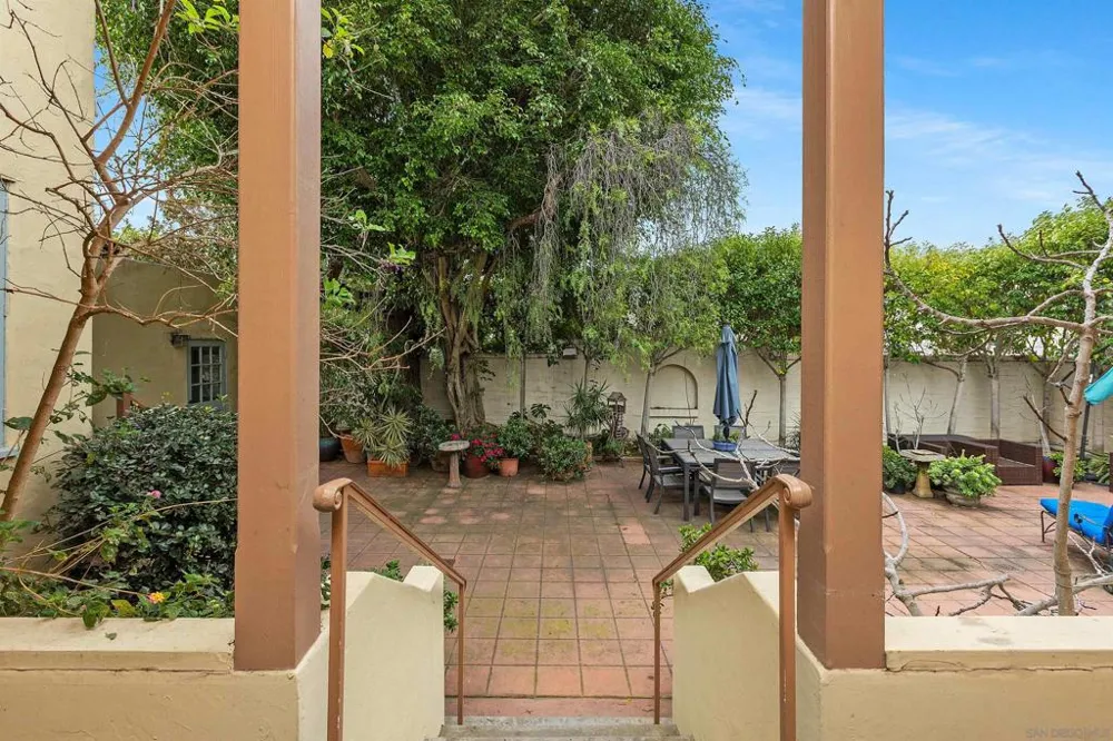 2219 La Callecita San Diego, CA 92103
