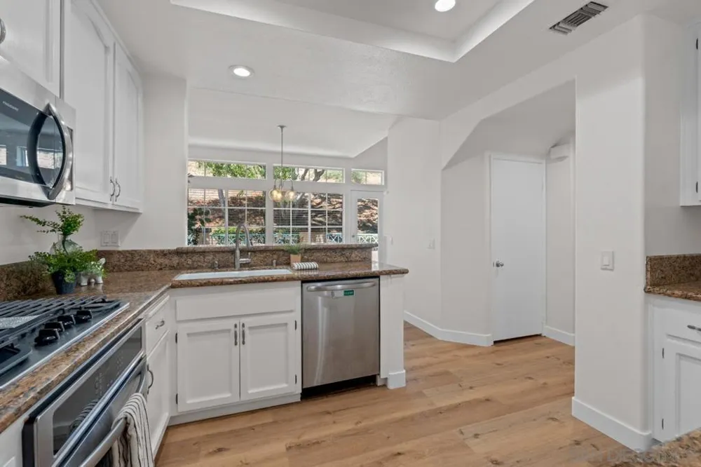 12636 Springbrook #E San Diego, CA 92128