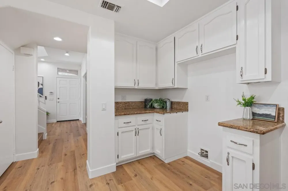 12636 Springbrook #E San Diego, CA 92128