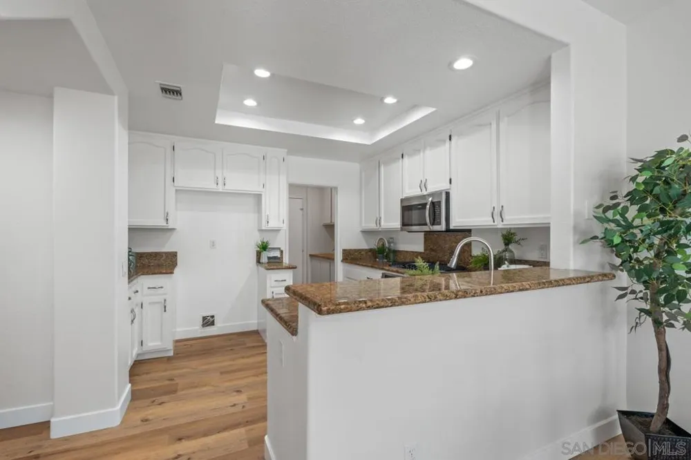 12636 Springbrook #E San Diego, CA 92128