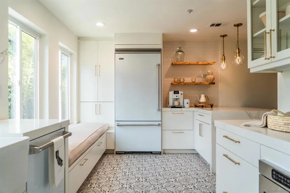 249 S Sierra Solana Beach, CA 92075