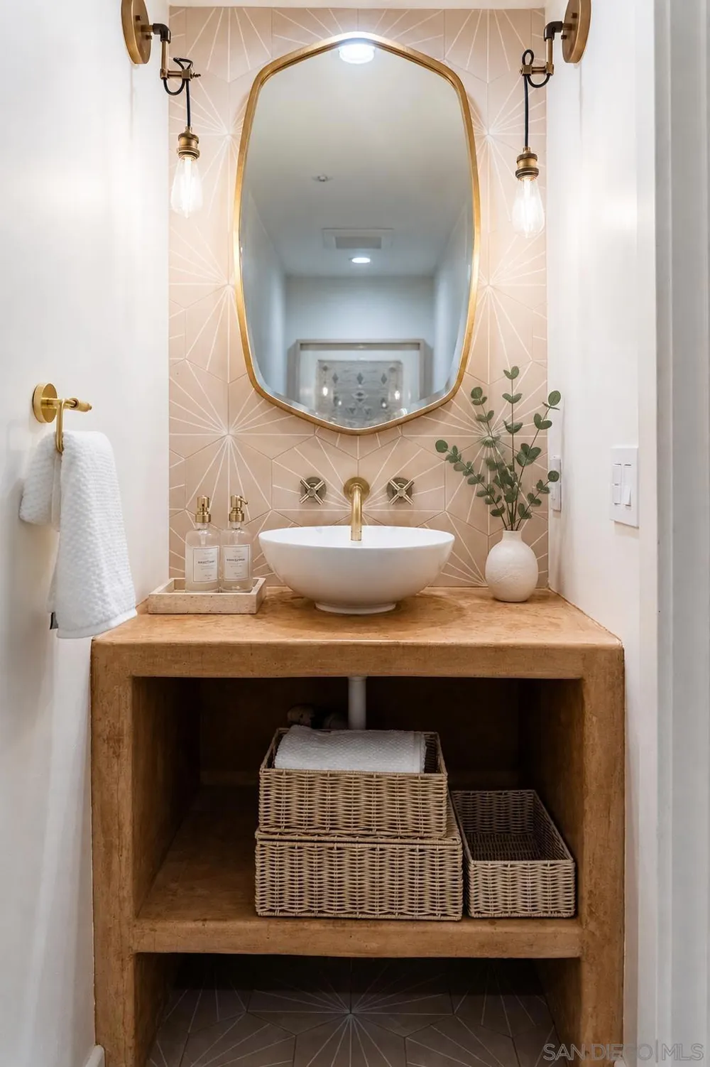 249 S Sierra Solana Beach, CA 92075