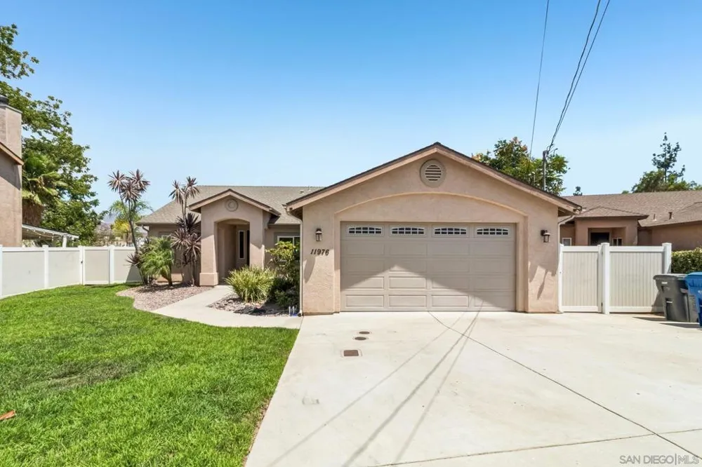 11976 Foothills River Ln Lakeside, CA 92040