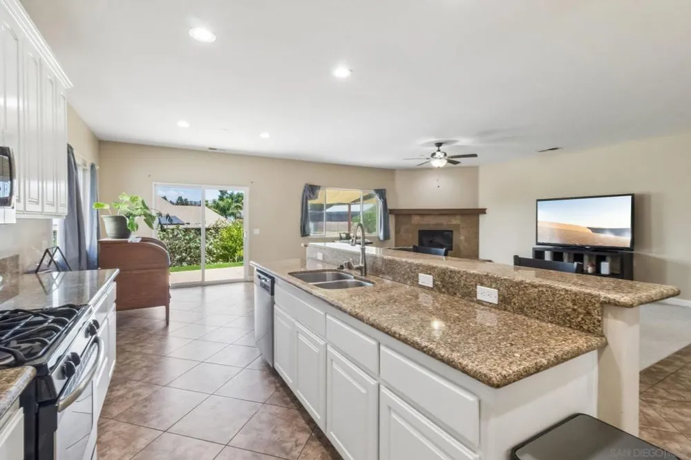 11976 Foothills River Ln Lakeside, CA 92040