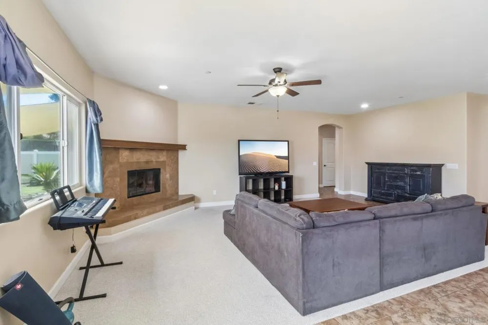 11976 Foothills River Ln Lakeside, CA 92040