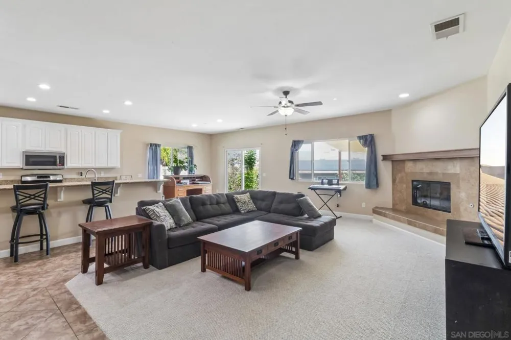 11976 Foothills River Ln Lakeside, CA 92040