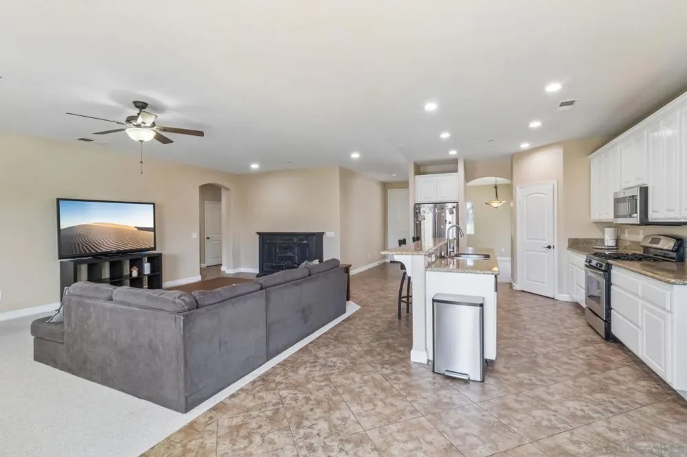 11976 Foothills River Ln Lakeside, CA 92040