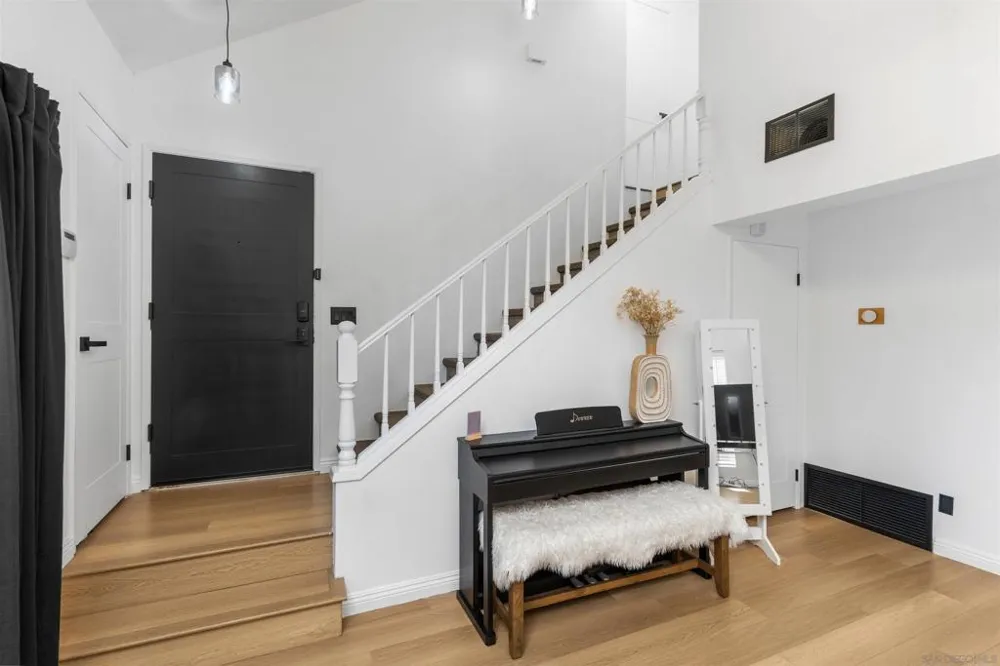 321 Windy Ln Vista, CA 92083