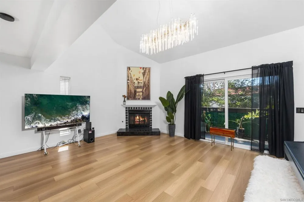 321 Windy Ln Vista, CA 92083