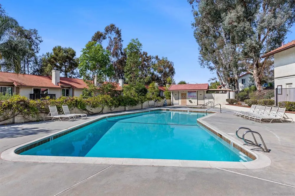 321 Windy Ln Vista, CA 92083