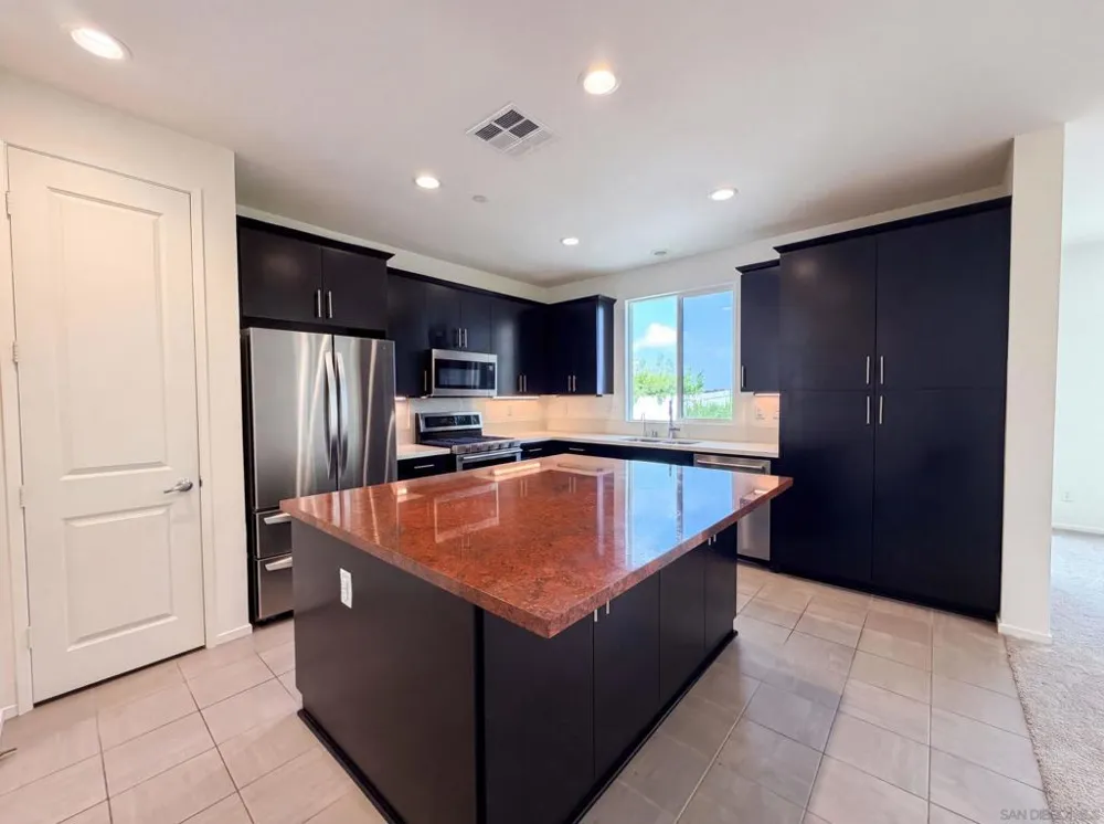 1242 Via Candelas Oceanside, CA 92056