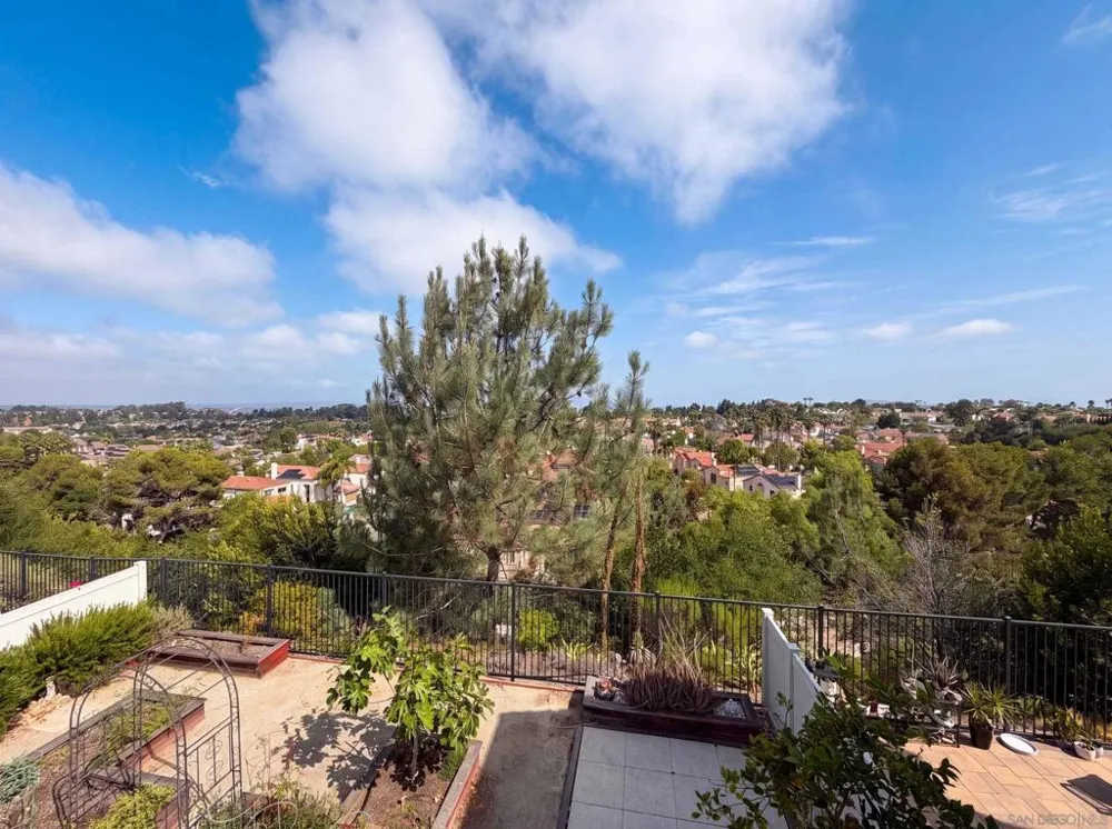 1242 Via Candelas Oceanside, CA 92056