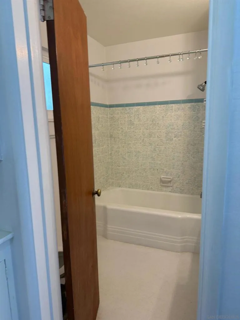 471 E Ave Coronado, CA 92118