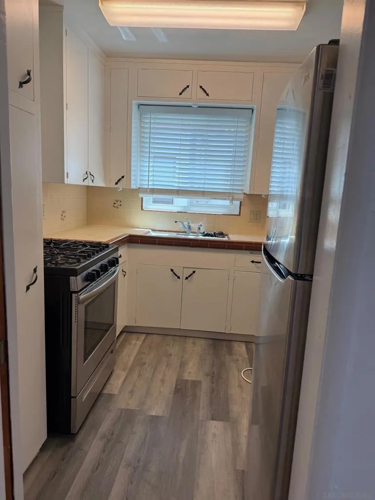471 E Ave Coronado, CA 92118